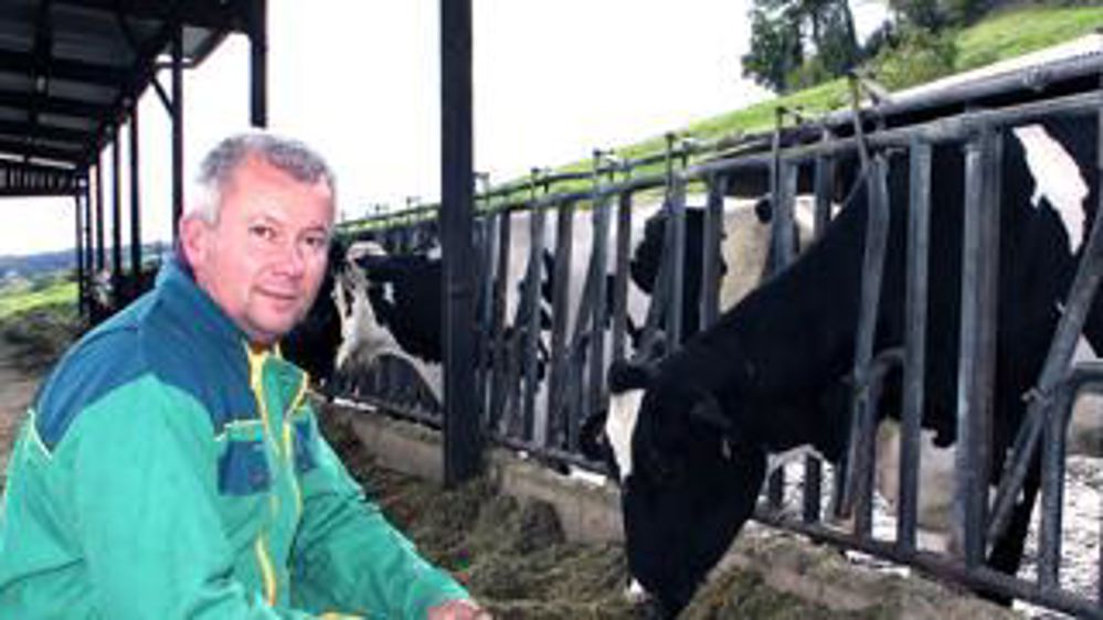 Qualité.« Les performances laitières obtenues avec le maïs cultivé en dérobé sont identiques à celles d’un maïs classique, indique Fabrice. La seule différence s’observe au niveau des épis : il y a 12 à 14 rangs de grains sur les premiers, contre 16 à 18 rangs sur les seconds. »j.p.